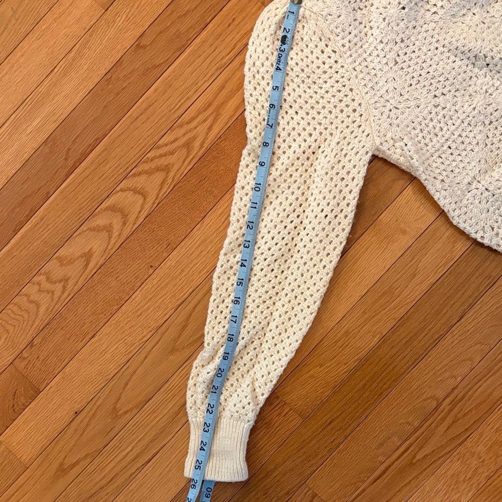 & Other Stories Cream Crochet Crewneck Sweater with Puff Shoulders - Picture 12 of 12